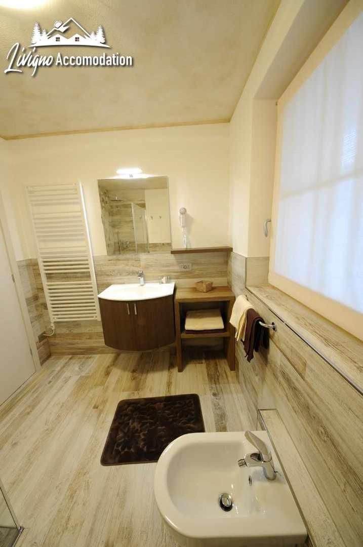 Alpen Flower By Livigno Accomodation Phòng bức ảnh
